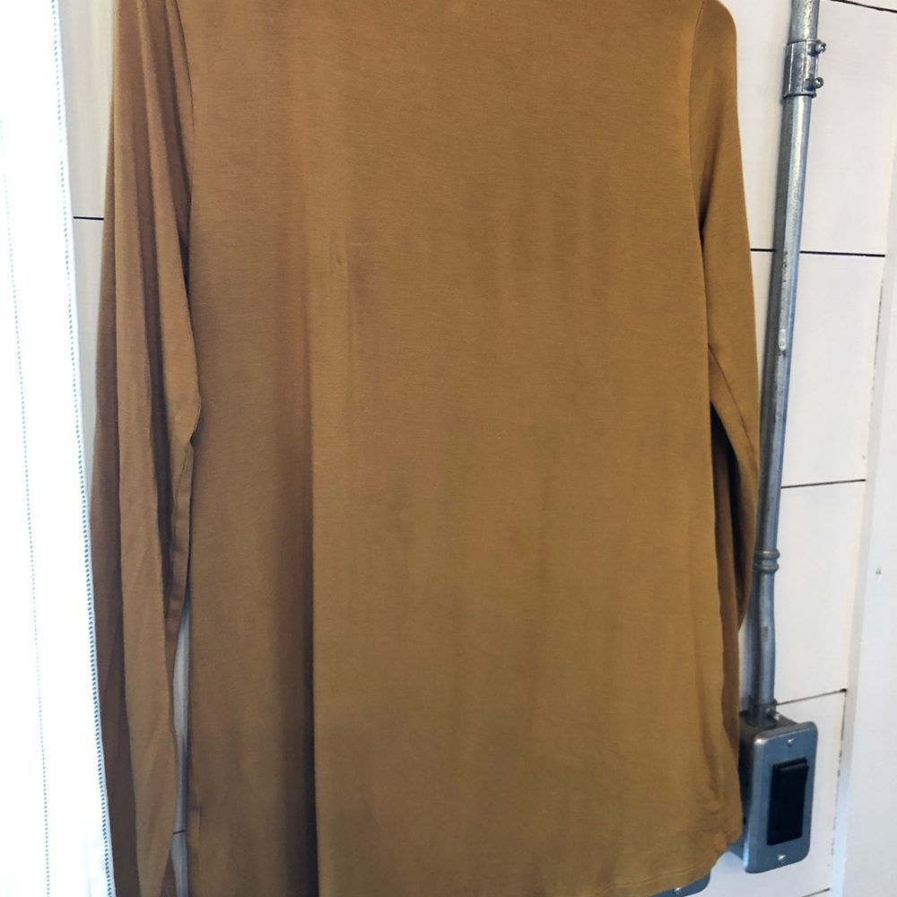 Ladies top - Picture 4 of 4